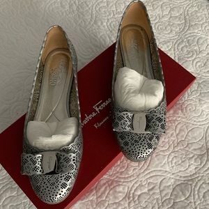 Salvatore Ferragamo Silver Varina Flats
